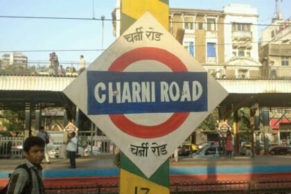 Charni Road Station Board